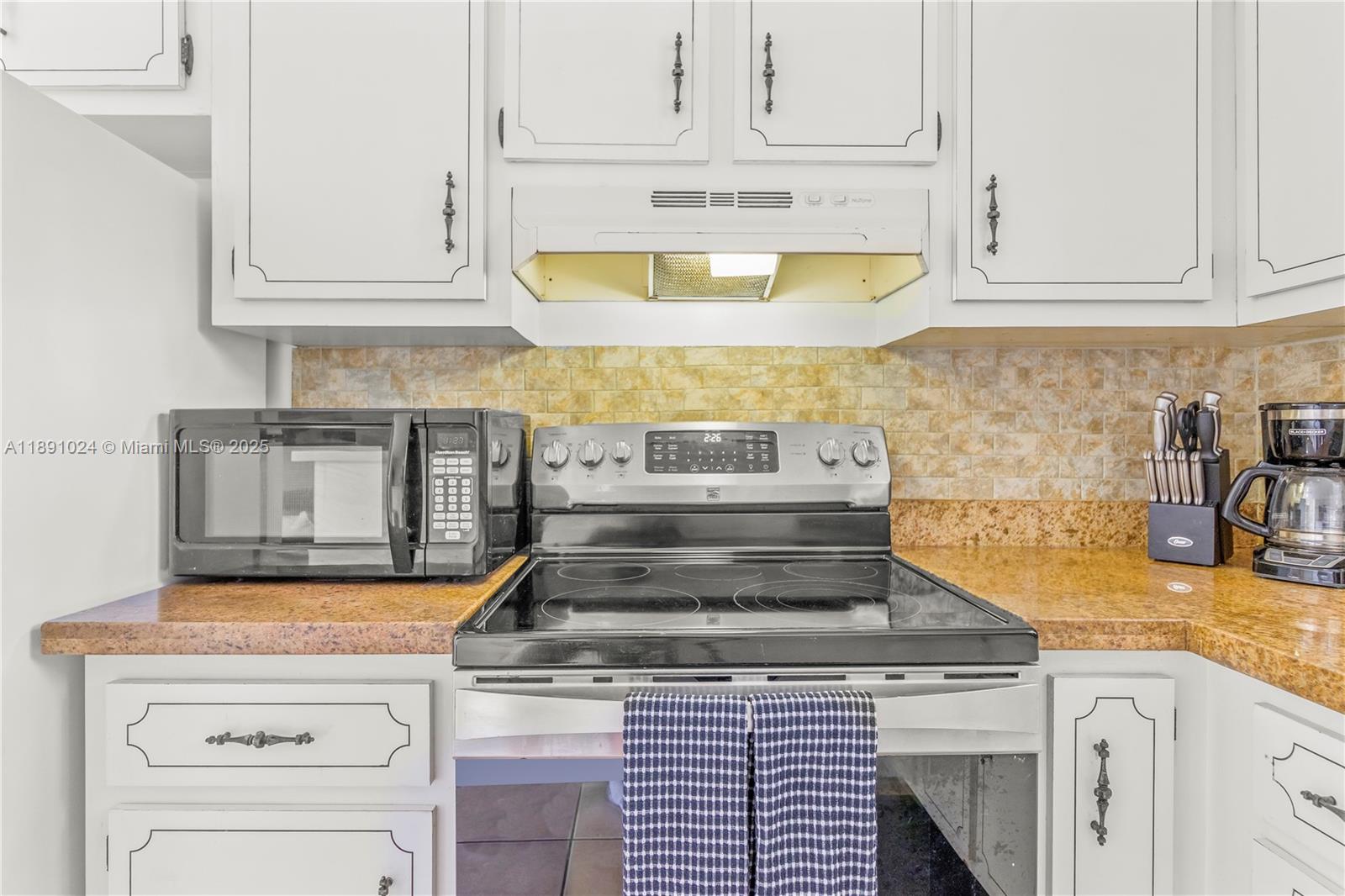 HOLLYWOOD SOUTH SIDE ADD - Residential