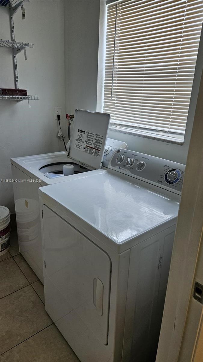 HOLLYWOOD SOUTH SIDE ADD - Residential