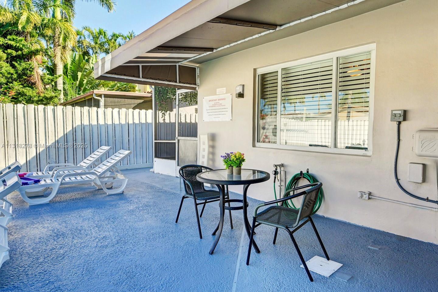 HOLLYWOOD LAKES SECTION - Residential Lease