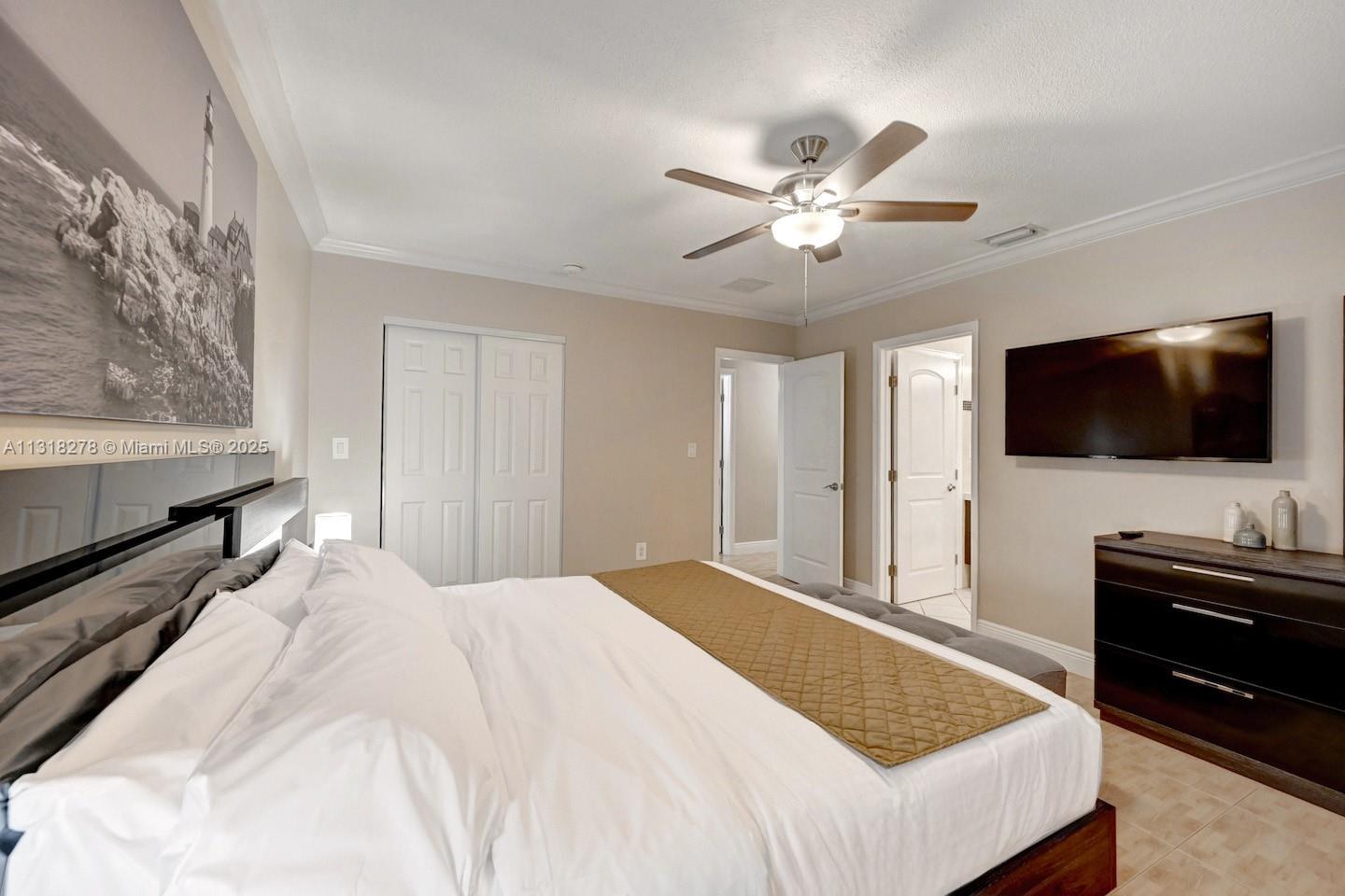 HOLLYWOOD LAKES SECTION - Residential Lease