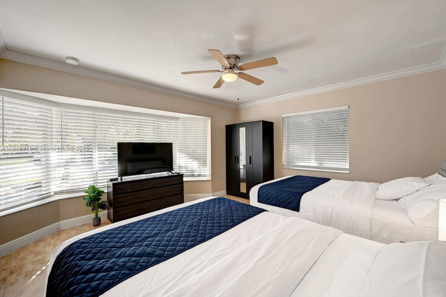 HOLLYWOOD LAKES SECTION - Residential Lease