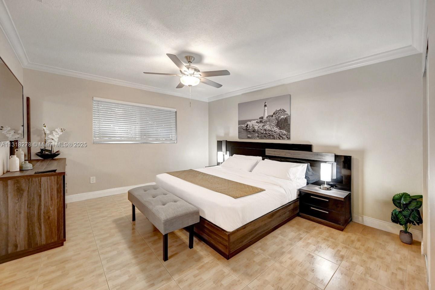 HOLLYWOOD LAKES SECTION - Residential Lease