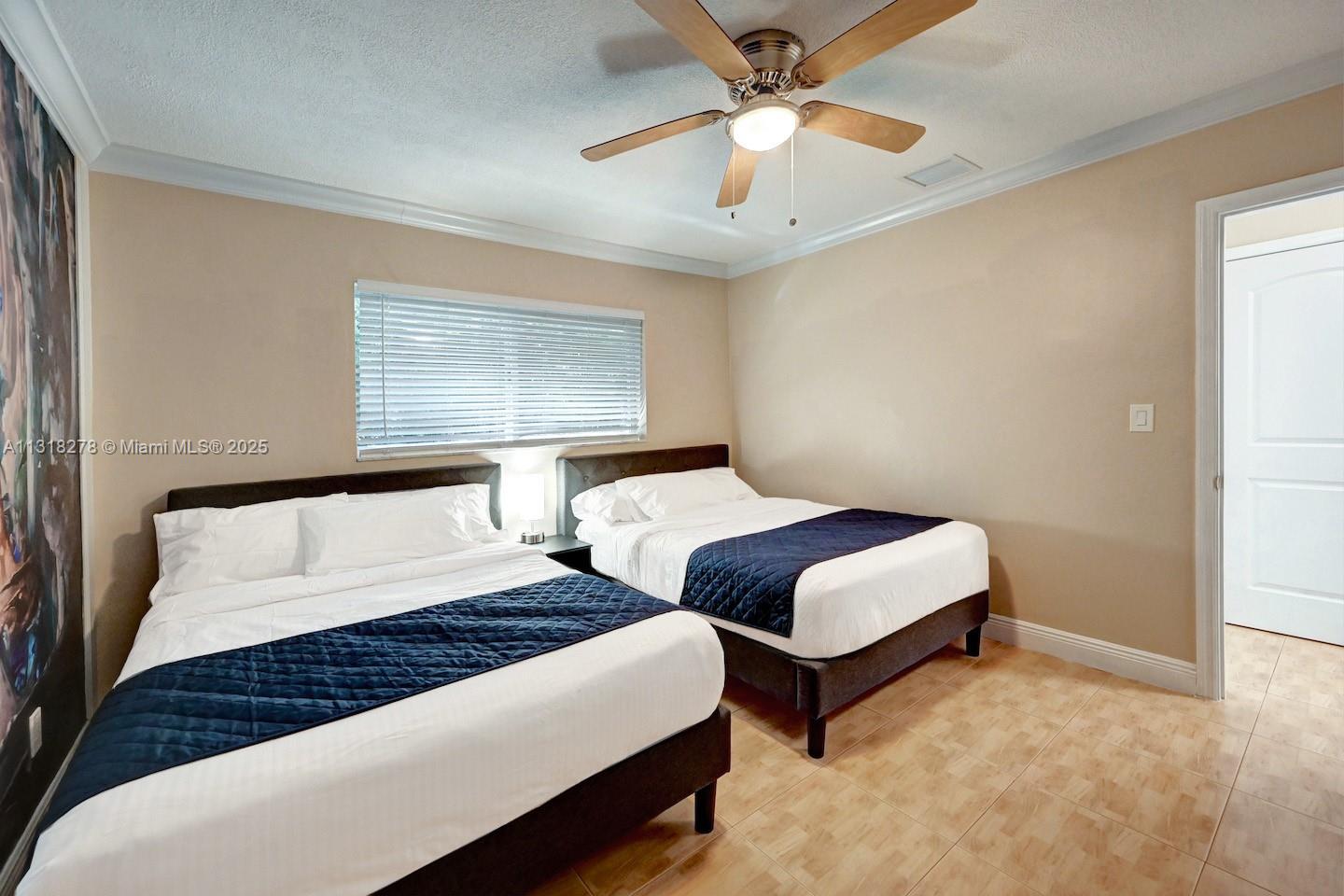 HOLLYWOOD LAKES SECTION - Residential Lease