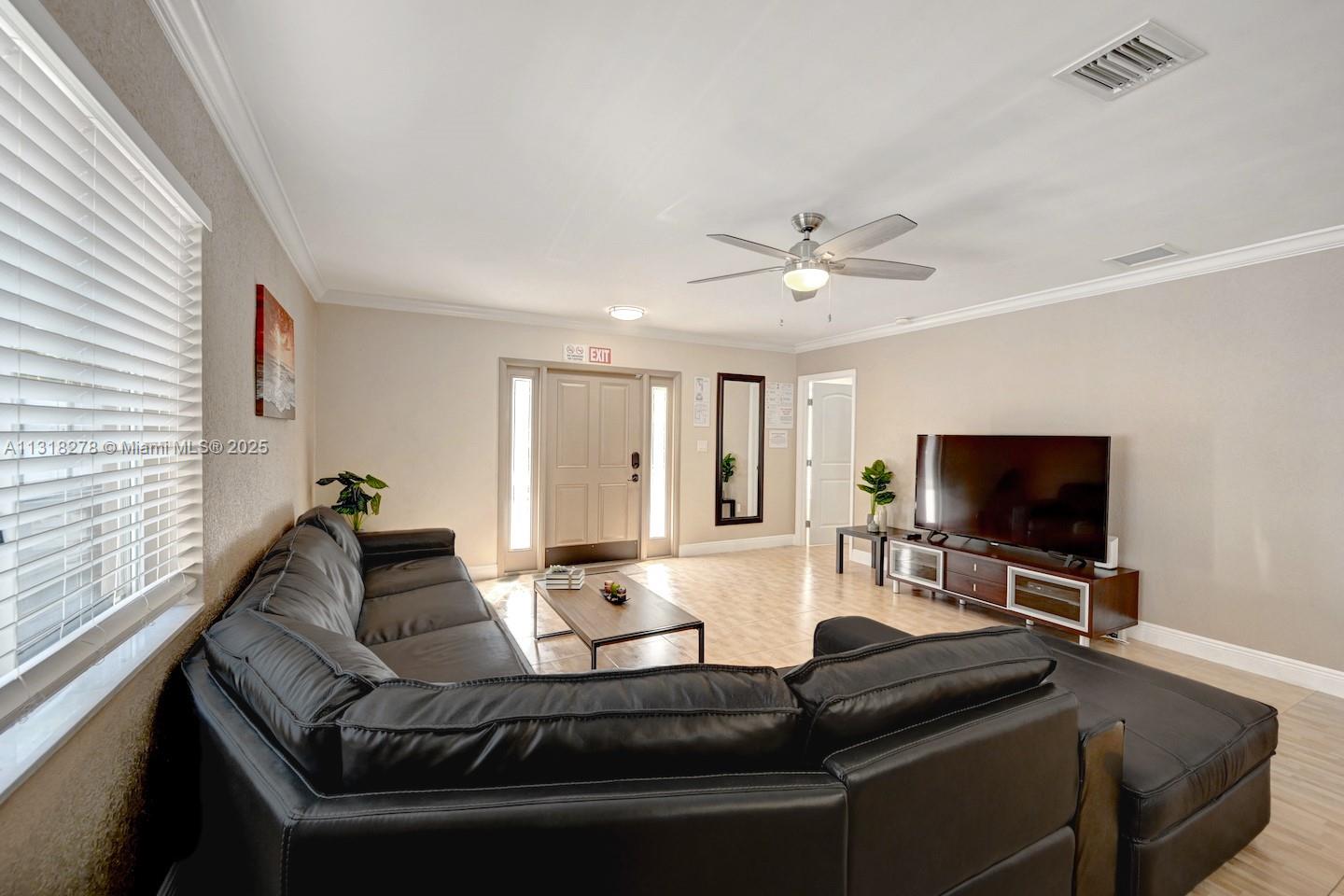 HOLLYWOOD LAKES SECTION - Residential Lease