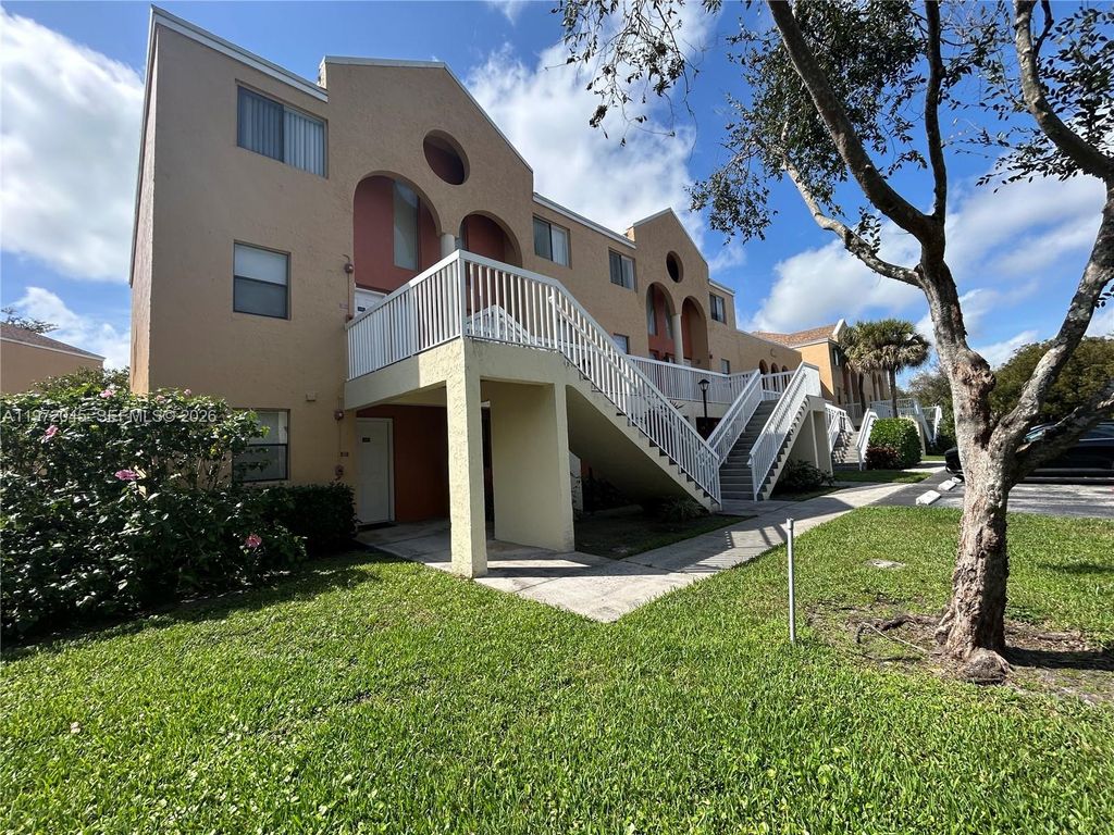 Photo of 5200 NW 31st Ave #160, Fort Lauderdale, FL 33309 (MLS # A11972045)