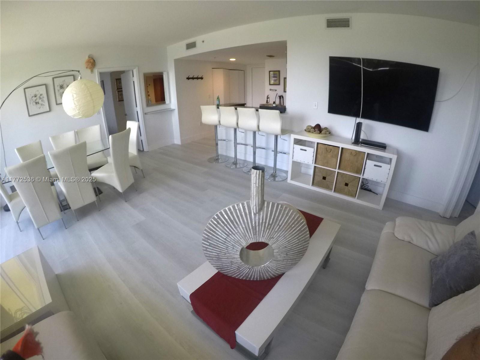 VENTURE AT AVENTURA WEST - Residential Lease
