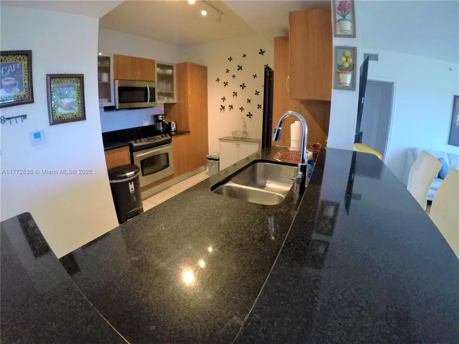 VENTURE AT AVENTURA WEST - Residential Lease