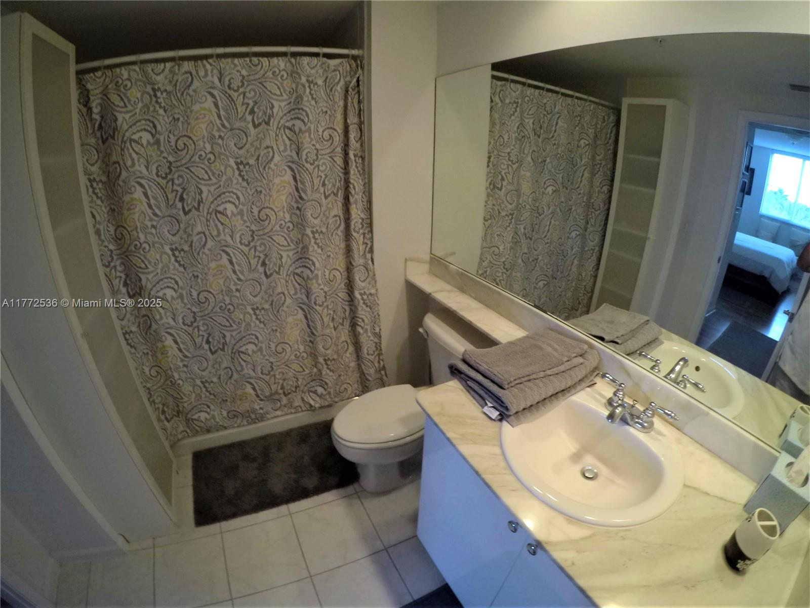VENTURE AT AVENTURA WEST - Residential Lease