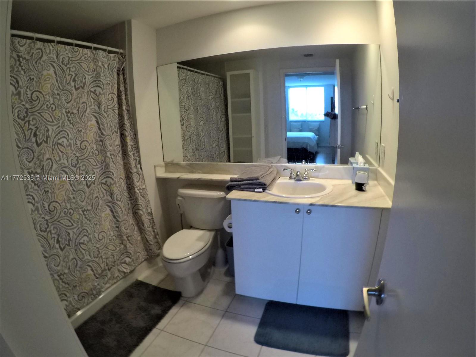 VENTURE AT AVENTURA WEST - Residential Lease