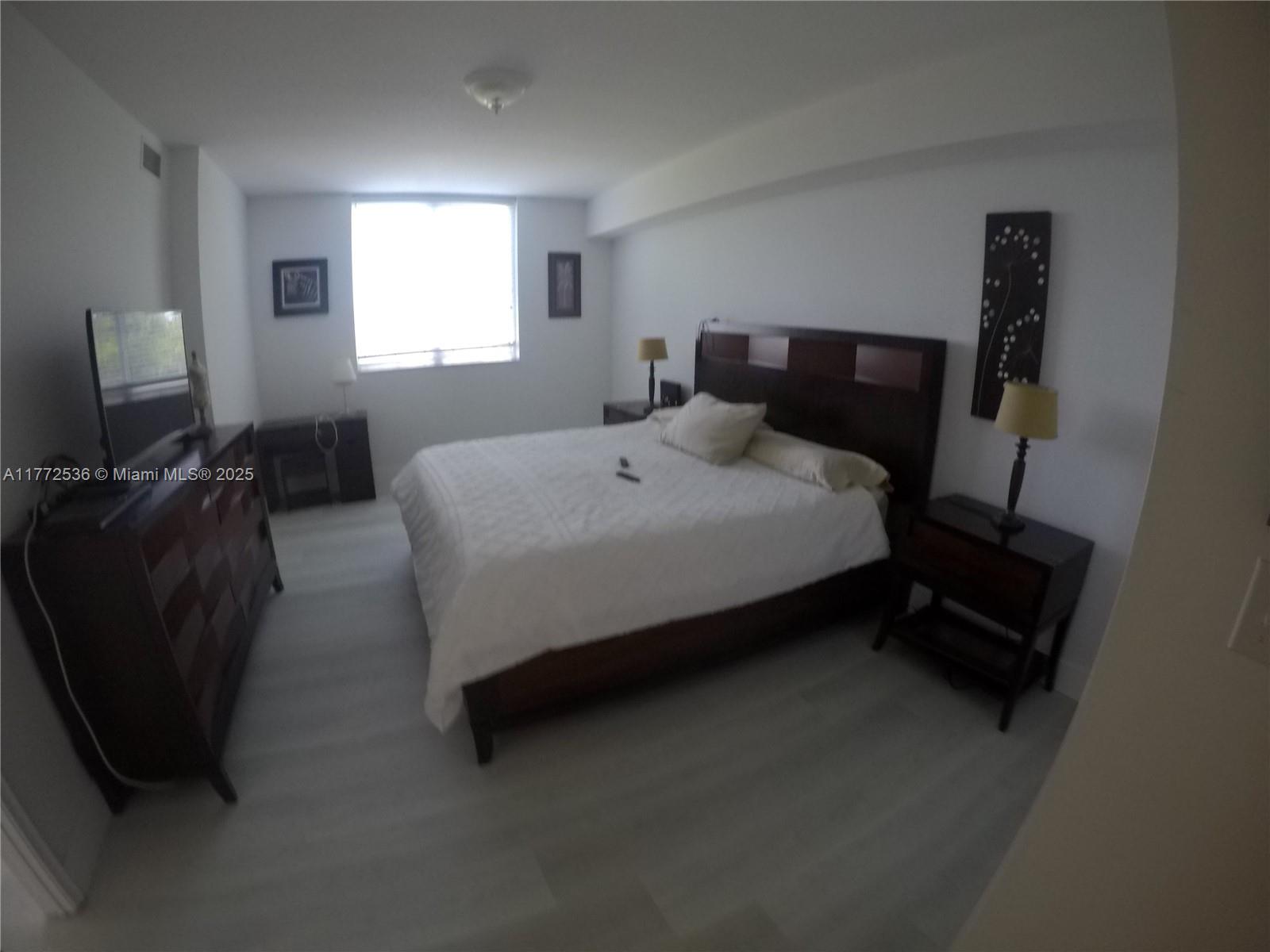 VENTURE AT AVENTURA WEST - Residential Lease