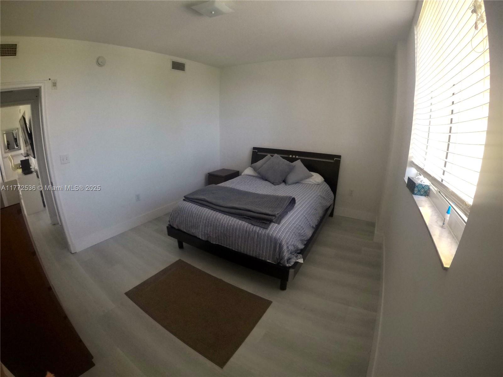 VENTURE AT AVENTURA WEST - Residential Lease