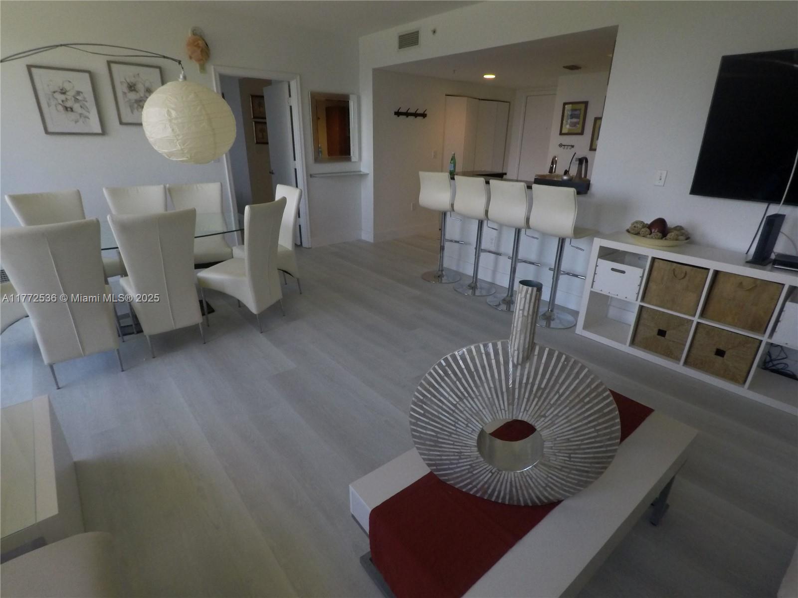 VENTURE AT AVENTURA WEST - Residential Lease