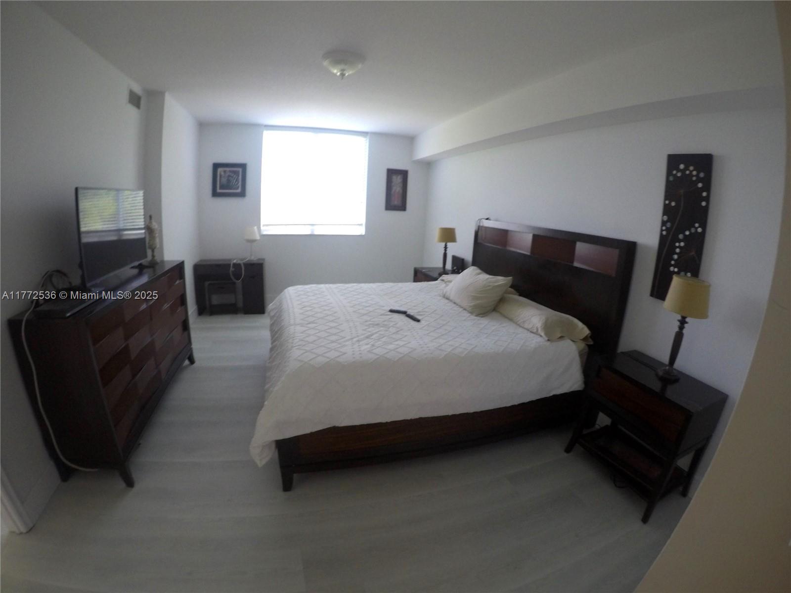 VENTURE AT AVENTURA WEST - Residential Lease