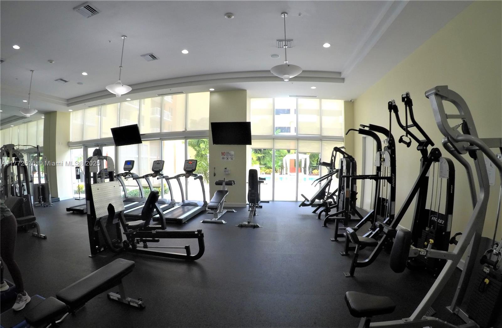 VENTURE AT AVENTURA WEST - Residential Lease