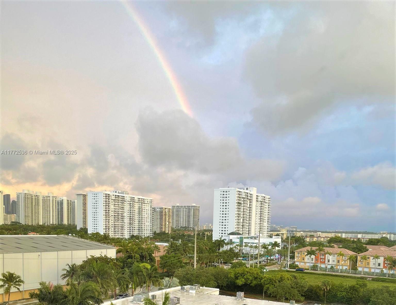 VENTURE AT AVENTURA WEST - Residential Lease