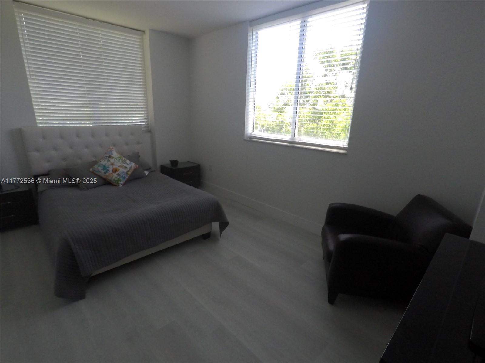 VENTURE AT AVENTURA WEST - Residential Lease