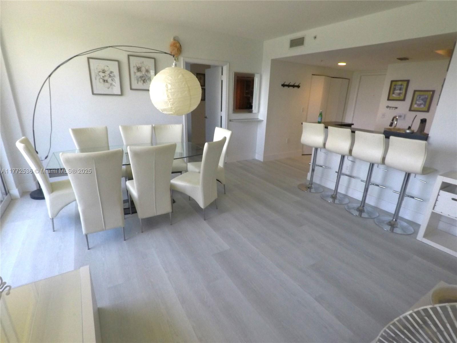 VENTURE AT AVENTURA WEST - Residential Lease