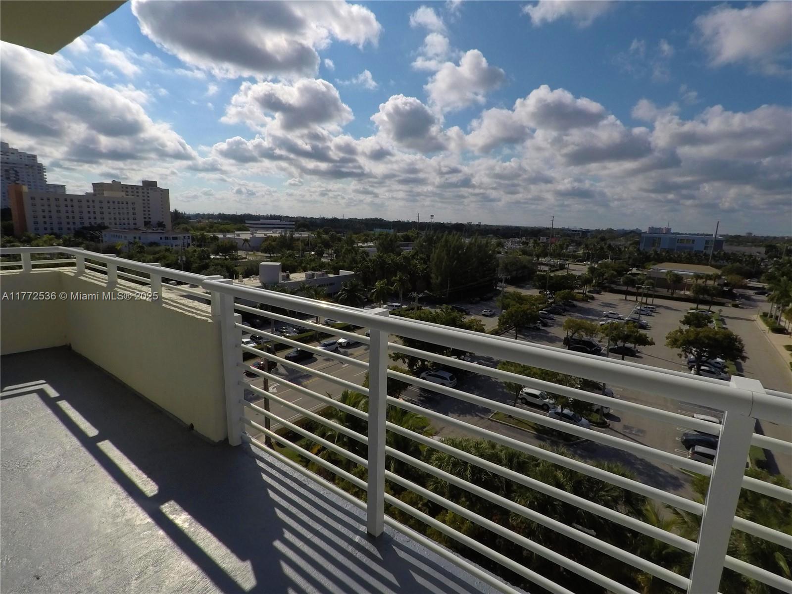VENTURE AT AVENTURA WEST - Residential Lease