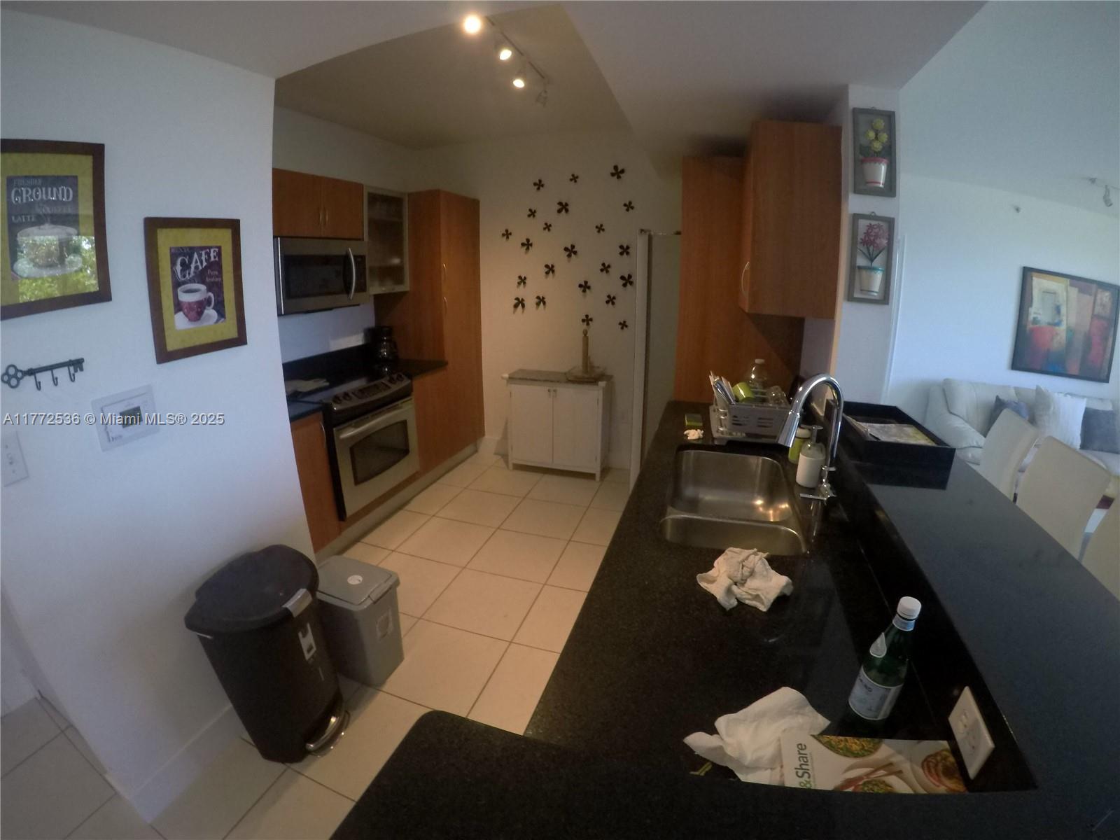 VENTURE AT AVENTURA WEST - Residential Lease