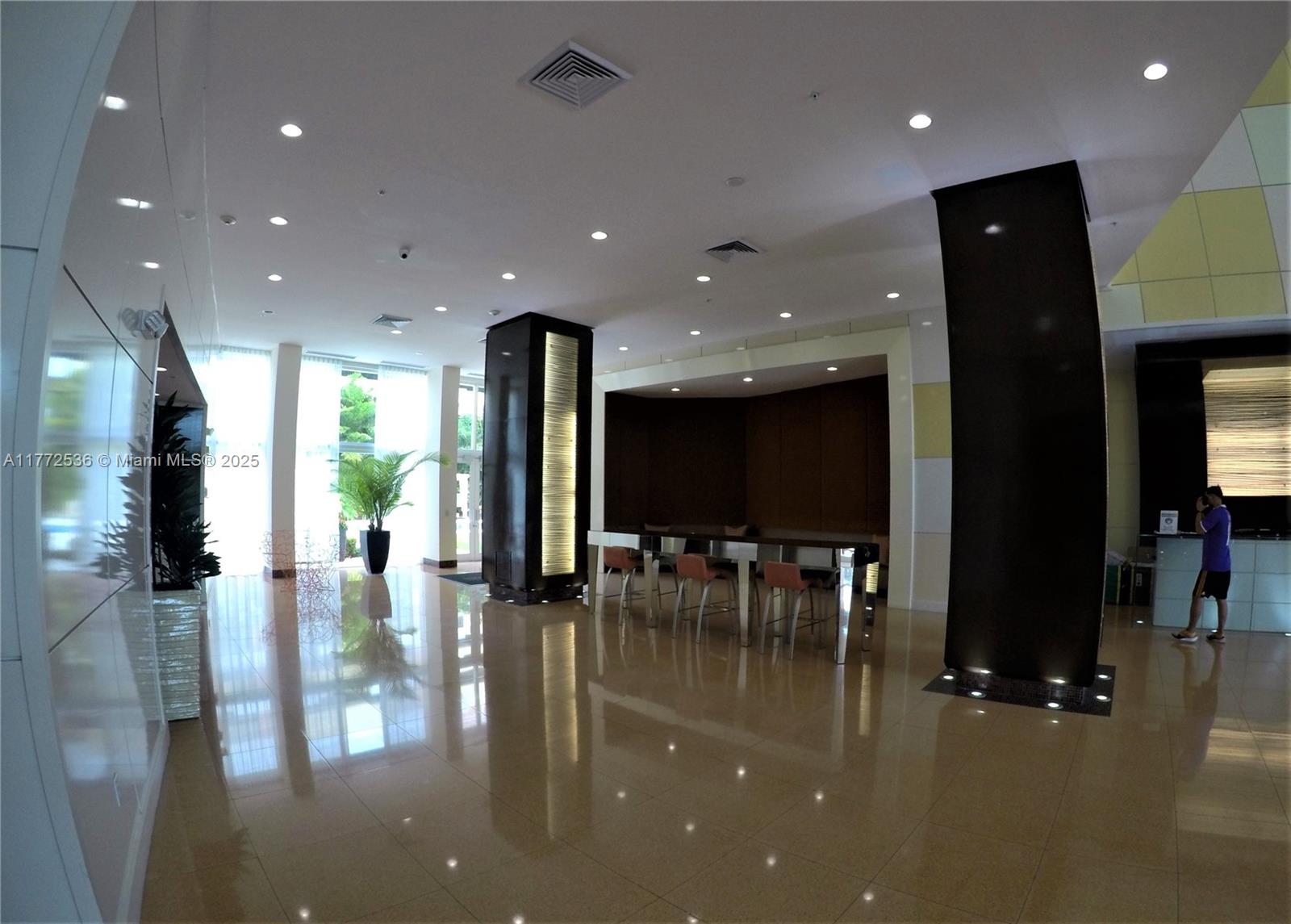 VENTURE AT AVENTURA WEST - Residential Lease