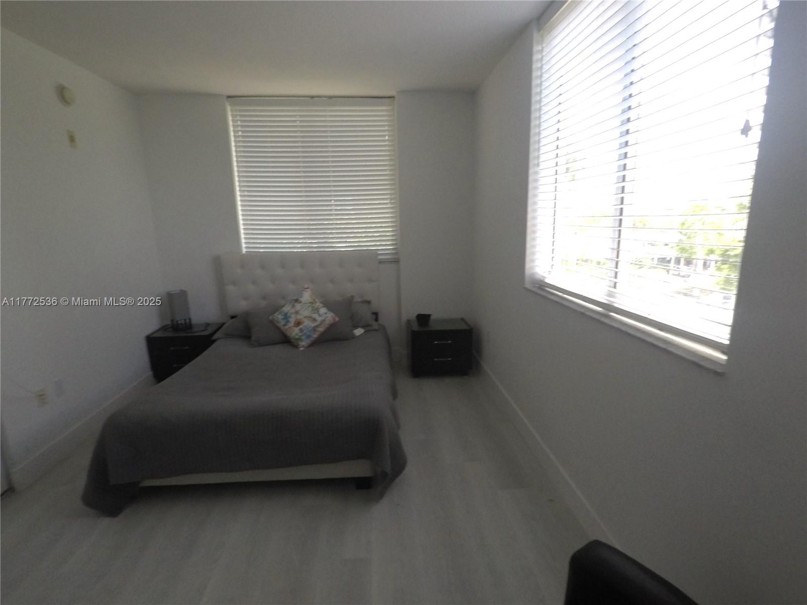 VENTURE AT AVENTURA WEST - Residential Lease