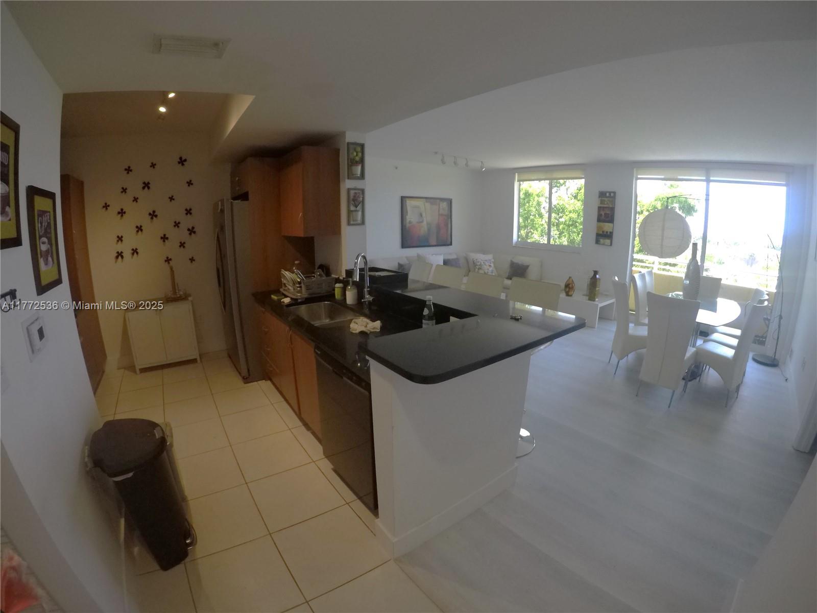 VENTURE AT AVENTURA WEST - Residential Lease