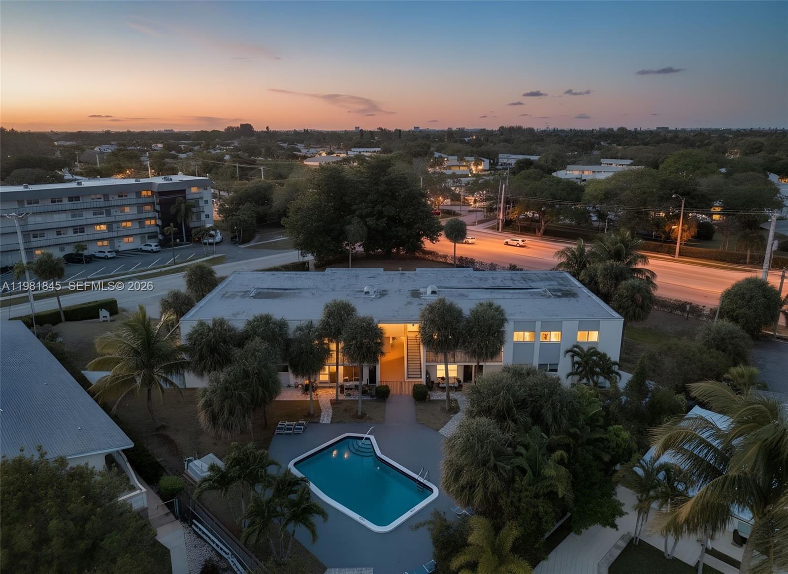 LAKEVIEW CONDOMINIUMS - Residential