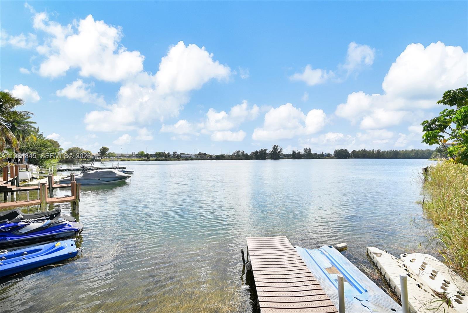 LAKEVIEW CONDOMINIUMS - Residential