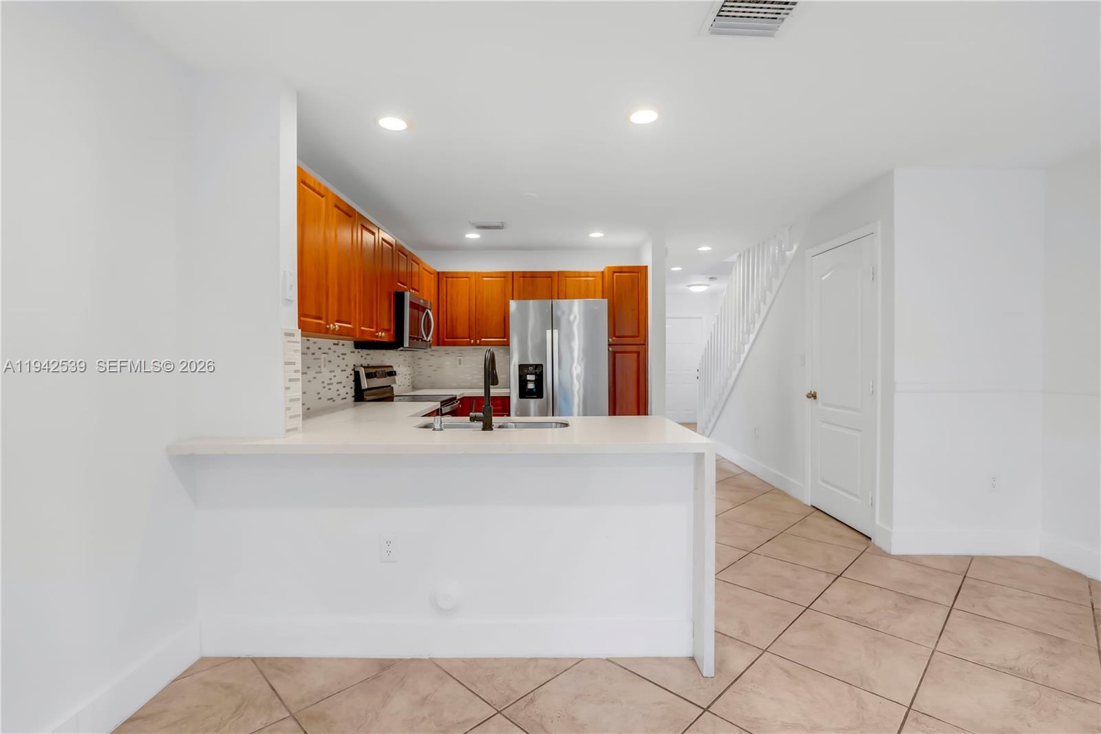 MELROSE POINT CONDO - Residential