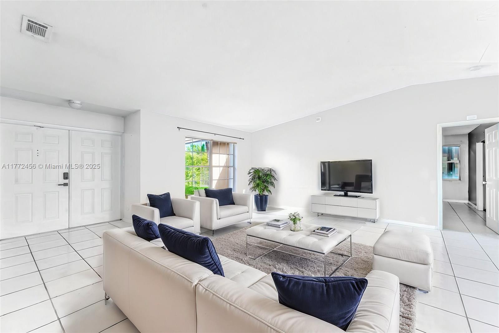 CAMBRIDGE ESTATES - Residential