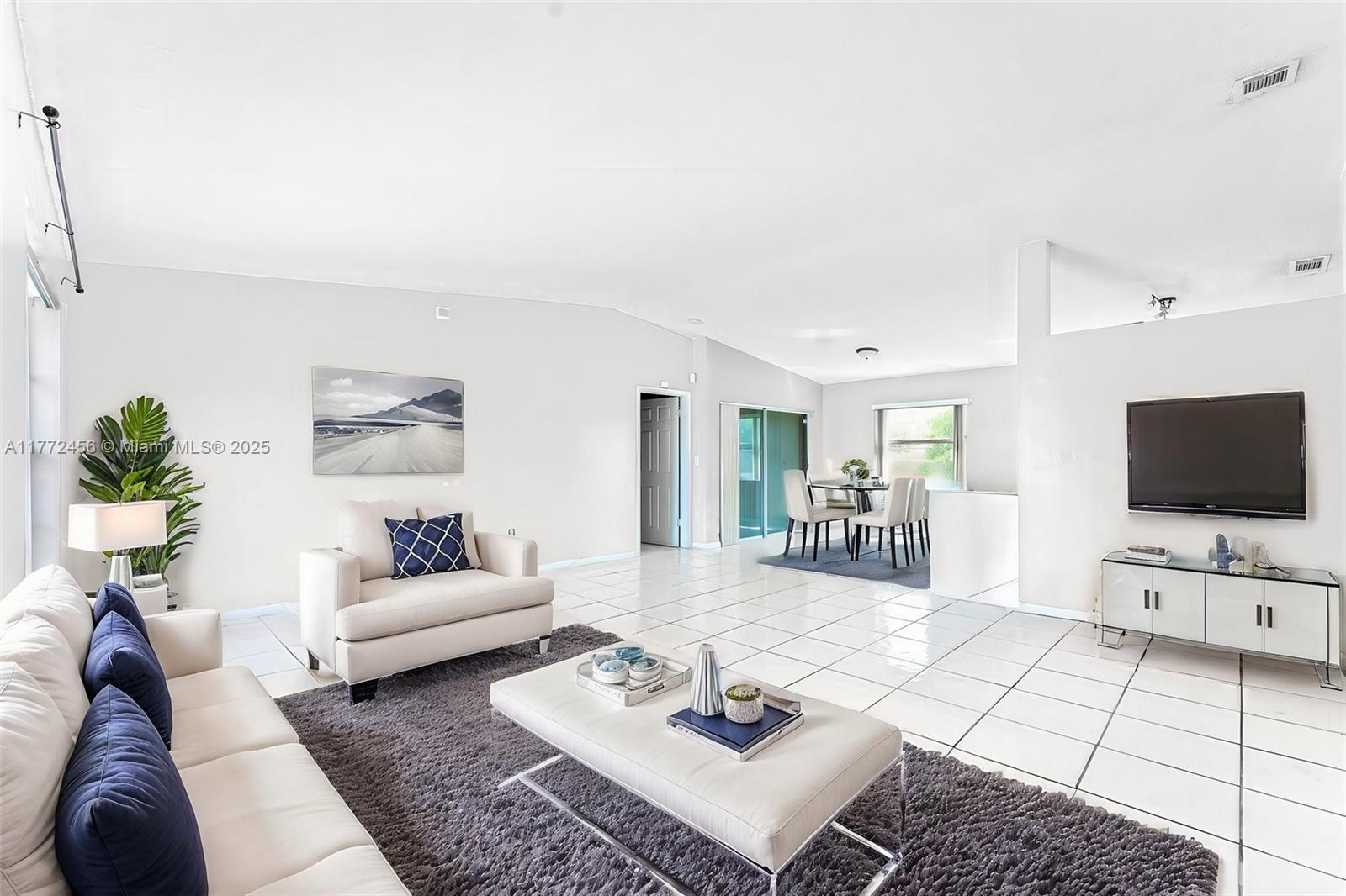 CAMBRIDGE ESTATES - Residential