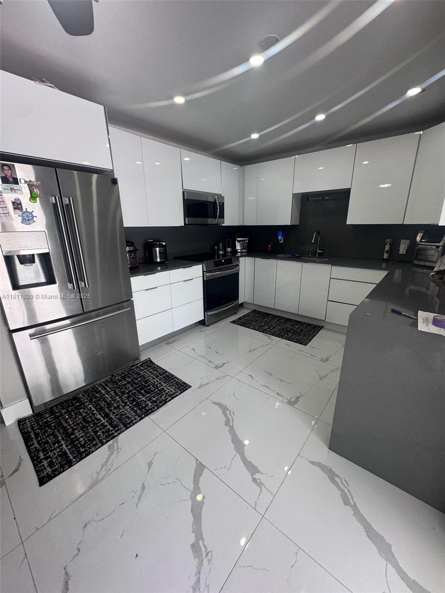 Property for Sale at 365 Sw 17th Ave, Homestead, Miami-Dade County, Florida - Bedrooms: 3 
Bathrooms: 2  - $469,900