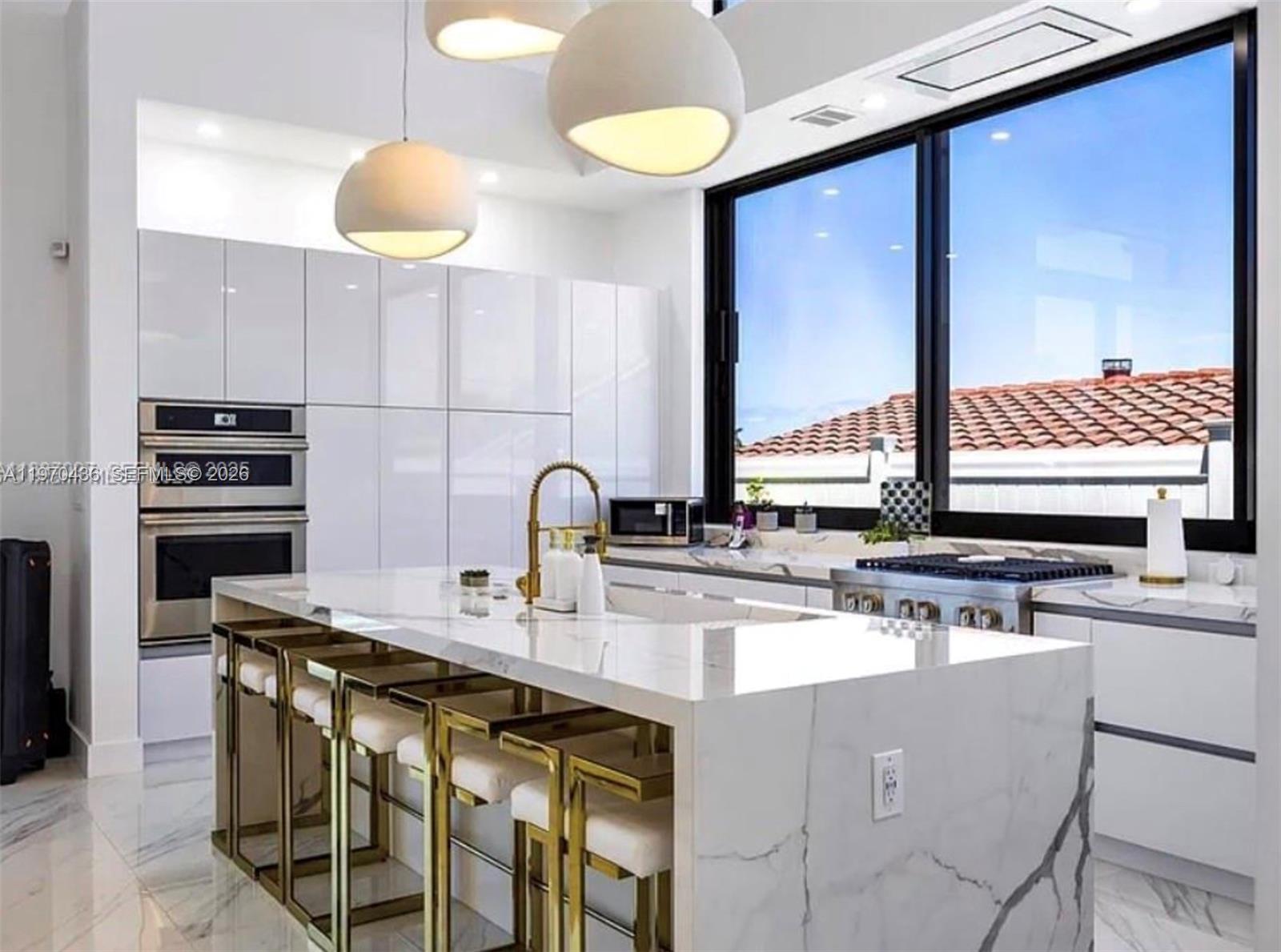 NORTH BAL HARBOUR - Residential