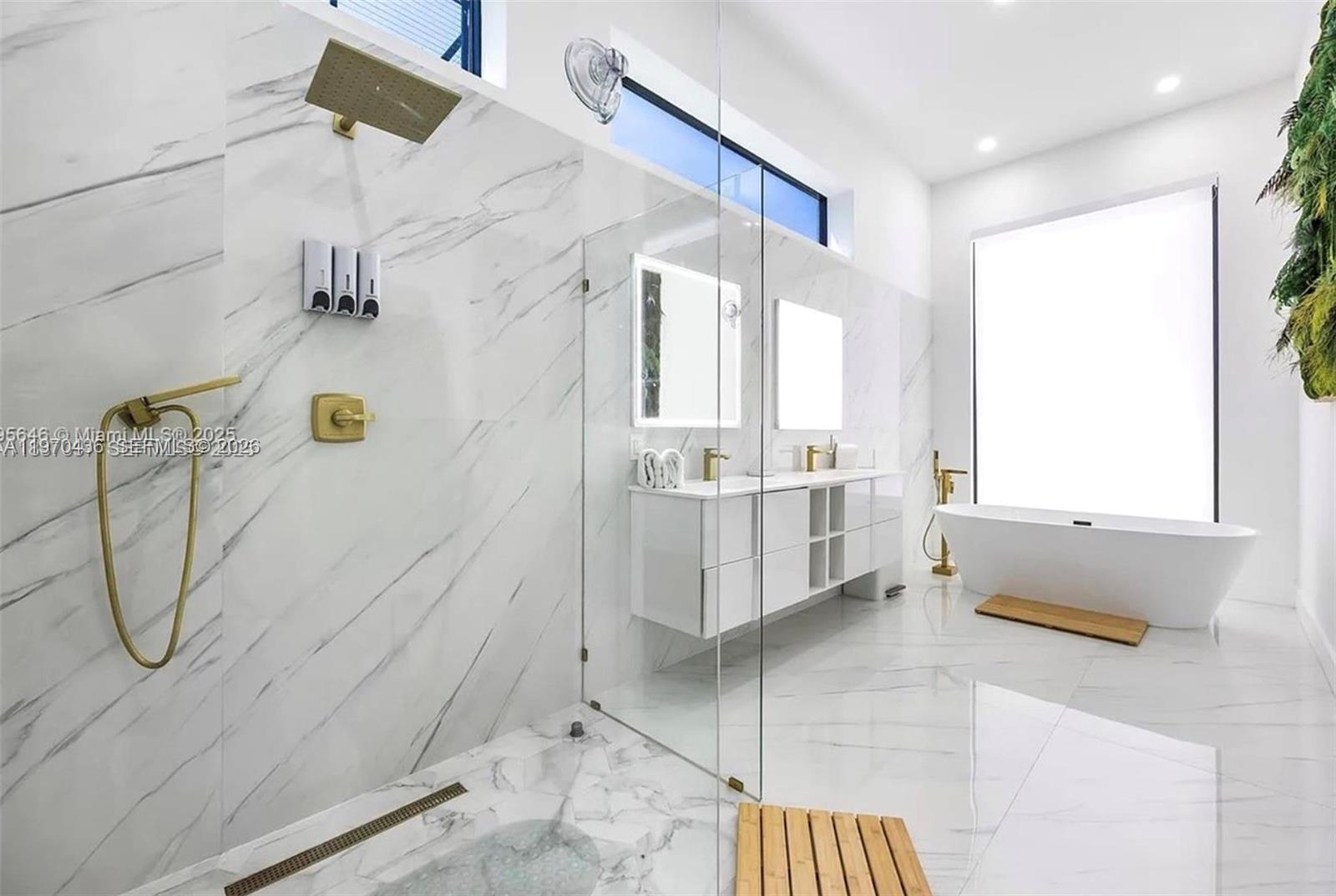 NORTH BAL HARBOUR - Residential