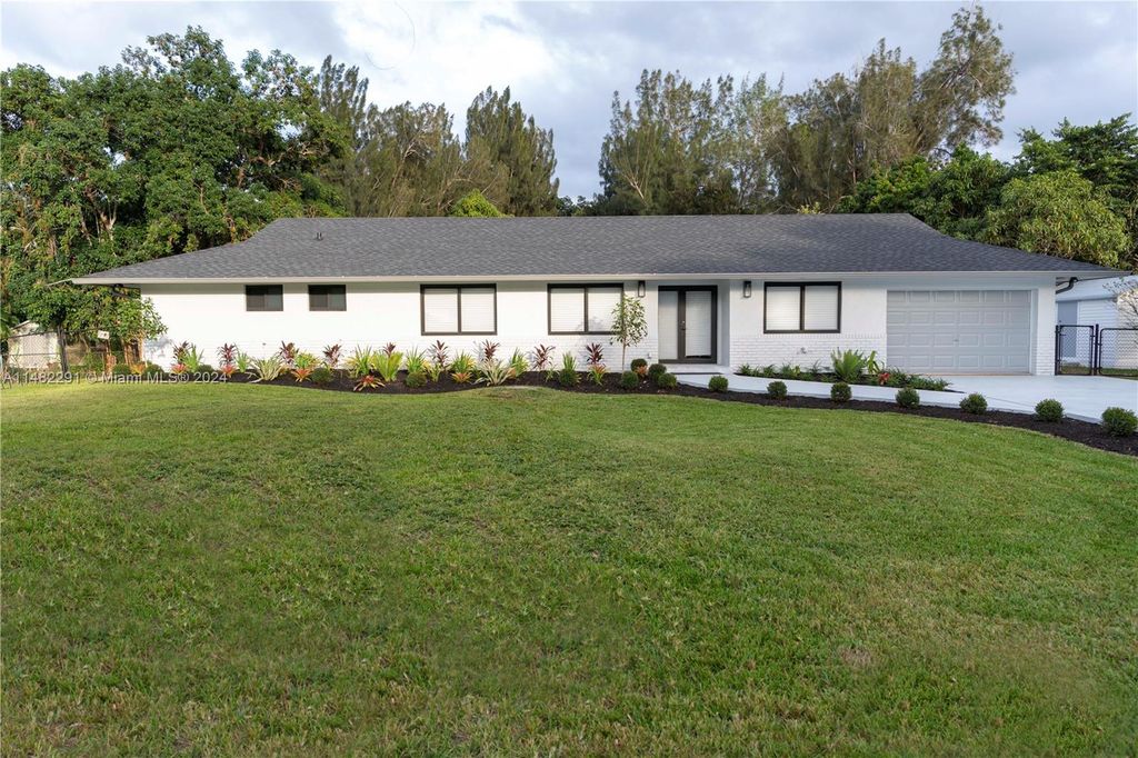 Photo of 5900 SW 196th Ln, Southwest Ranches, FL 33332 (MLS # A11482291)
