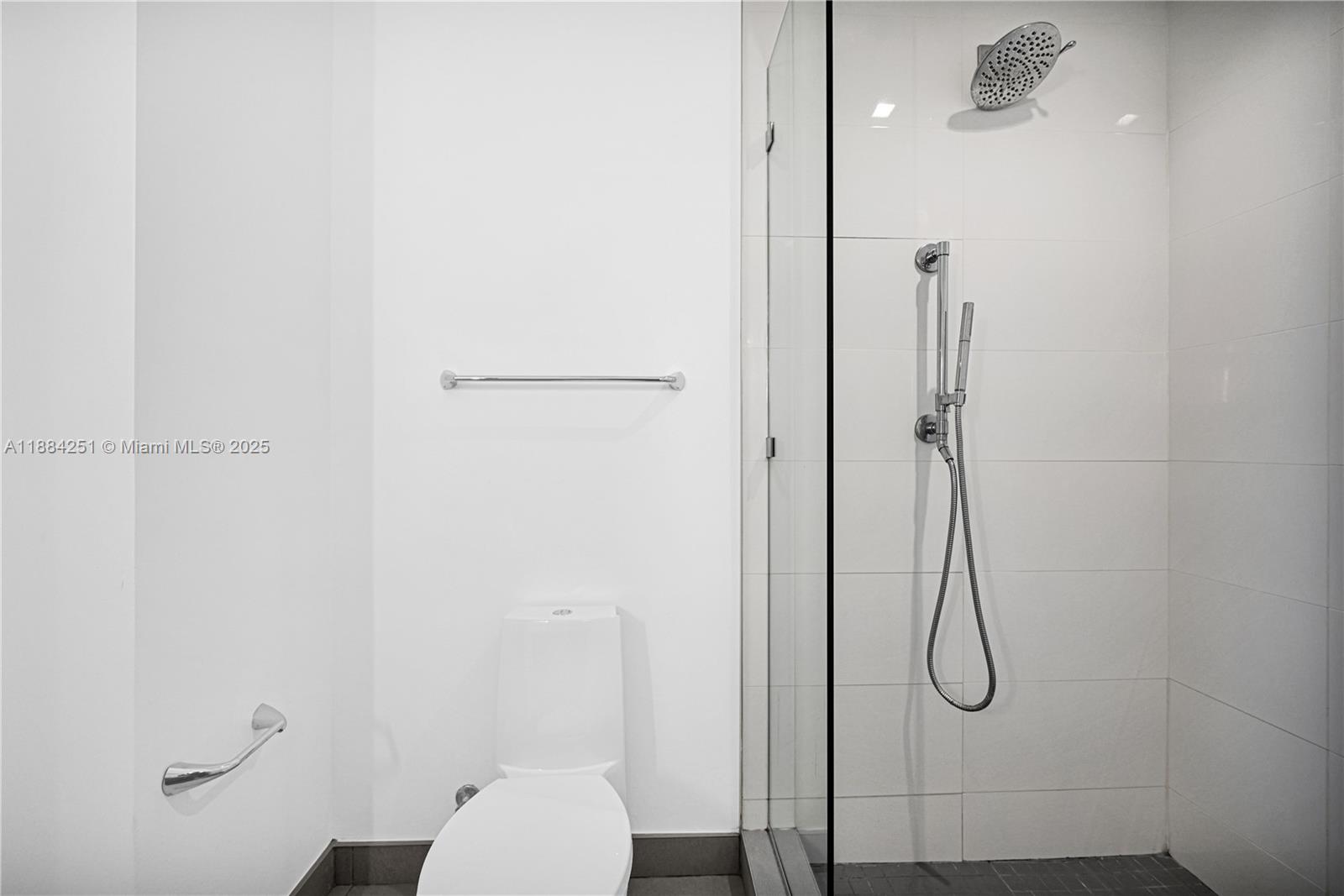 ONE BAY CONDO - Residential Lease