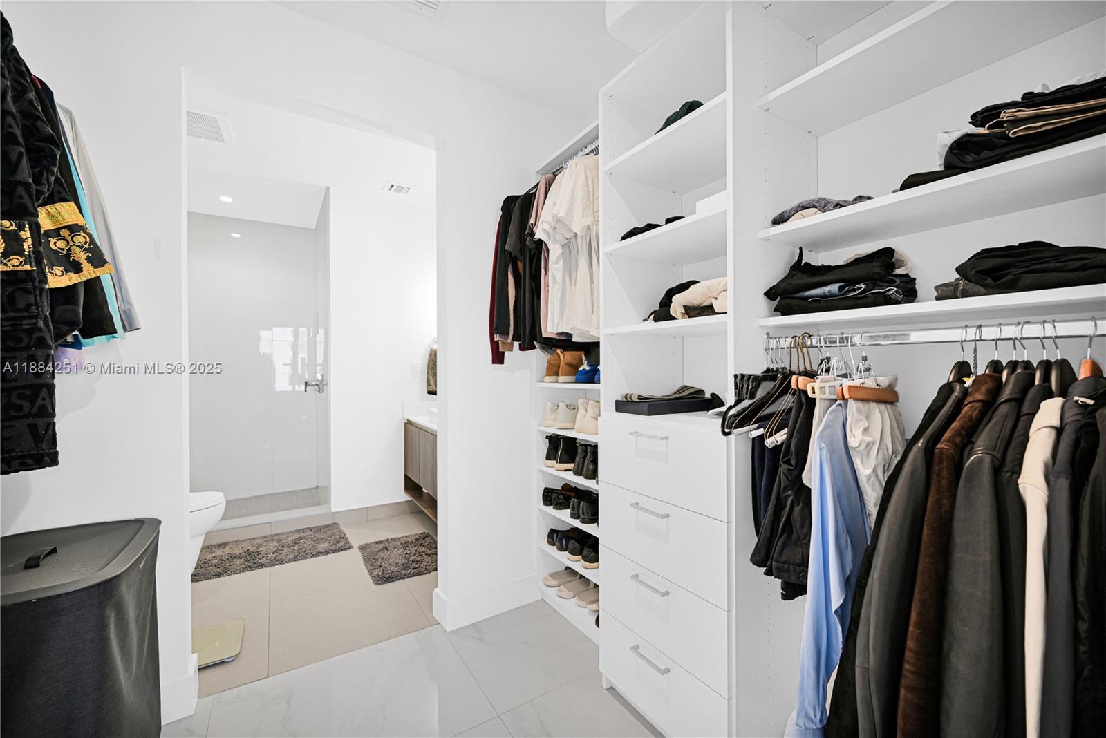 ONE BAY CONDO - Residential Lease