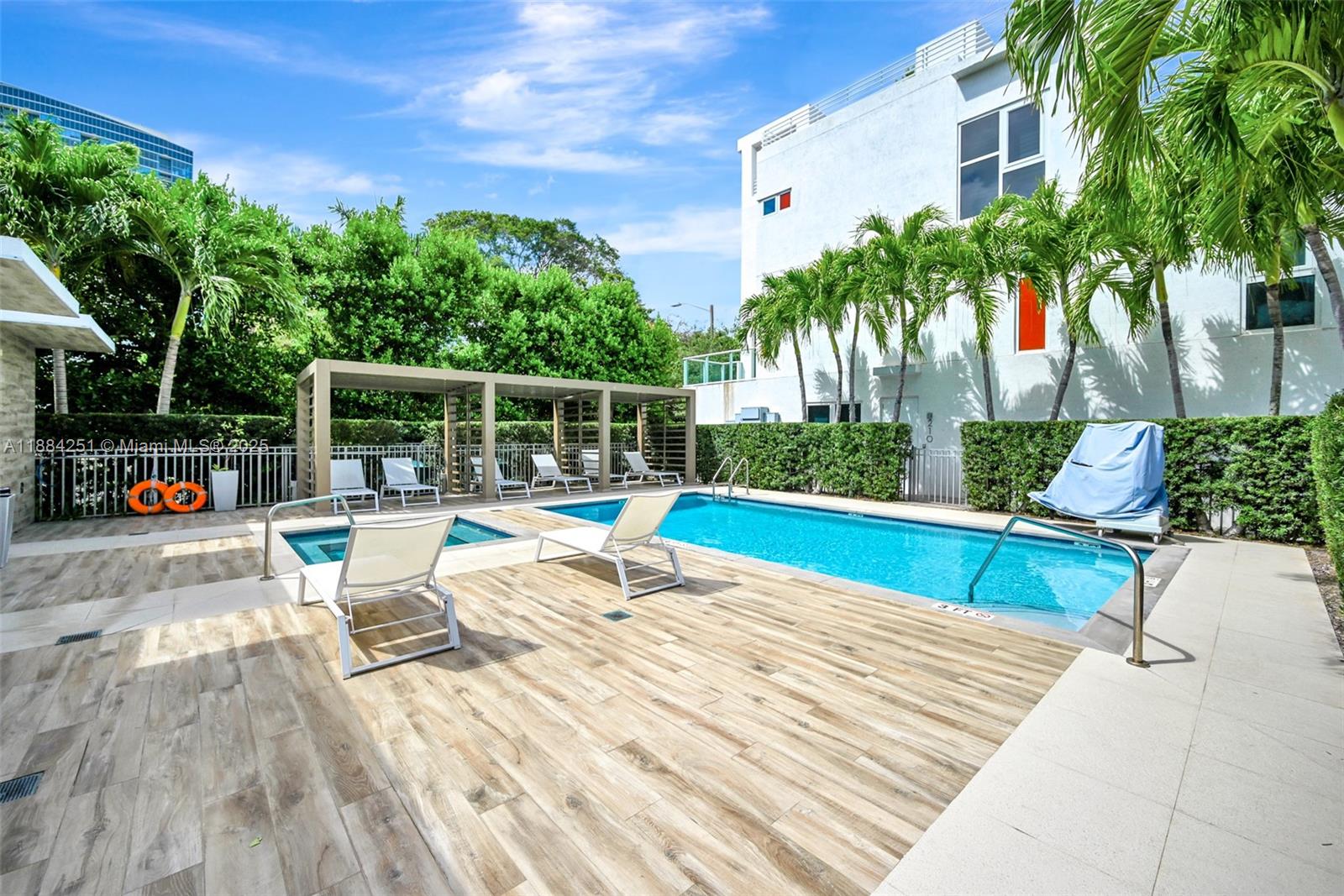 ONE BAY CONDO - Residential Lease