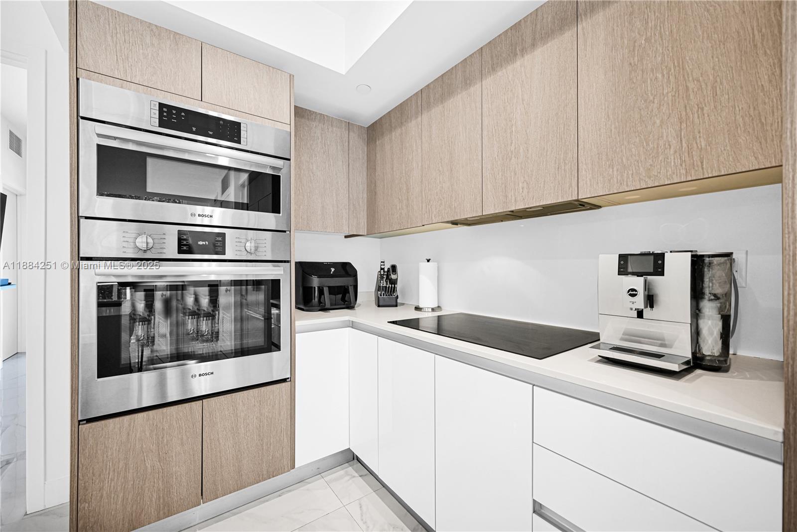 ONE BAY CONDO - Residential Lease