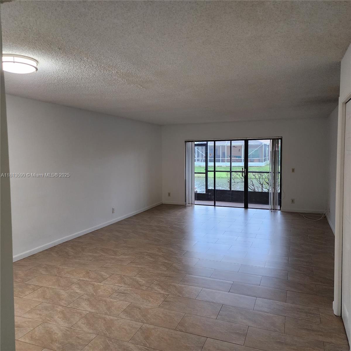 342 Lakeview Dr 103, Weston, Broward County, Florida - 2 Bedrooms  
2 Bathrooms - 