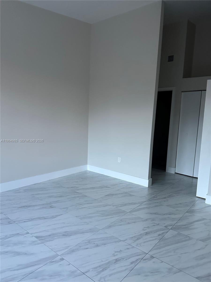 COUNTRY LAKE MANORS TOWNH - Residential Lease