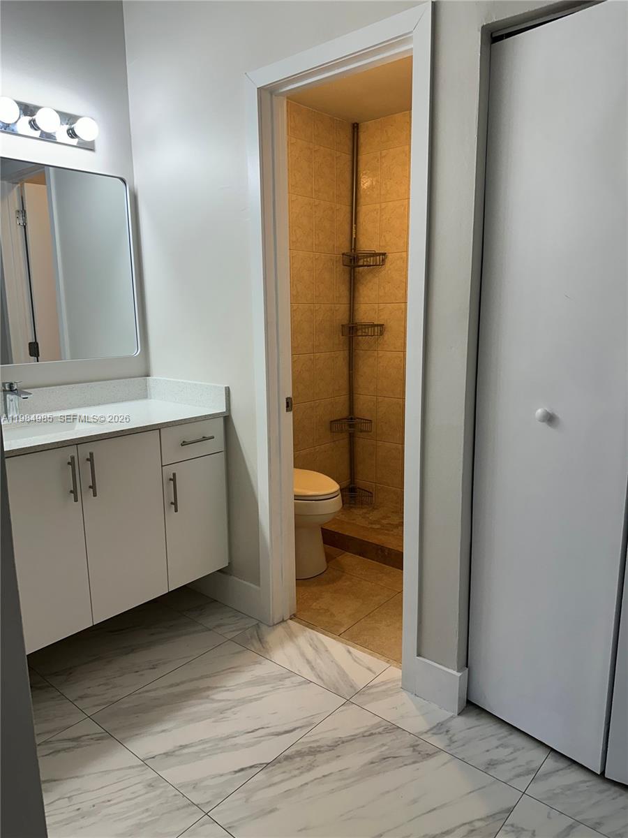 COUNTRY LAKE MANORS TOWNH - Residential Lease