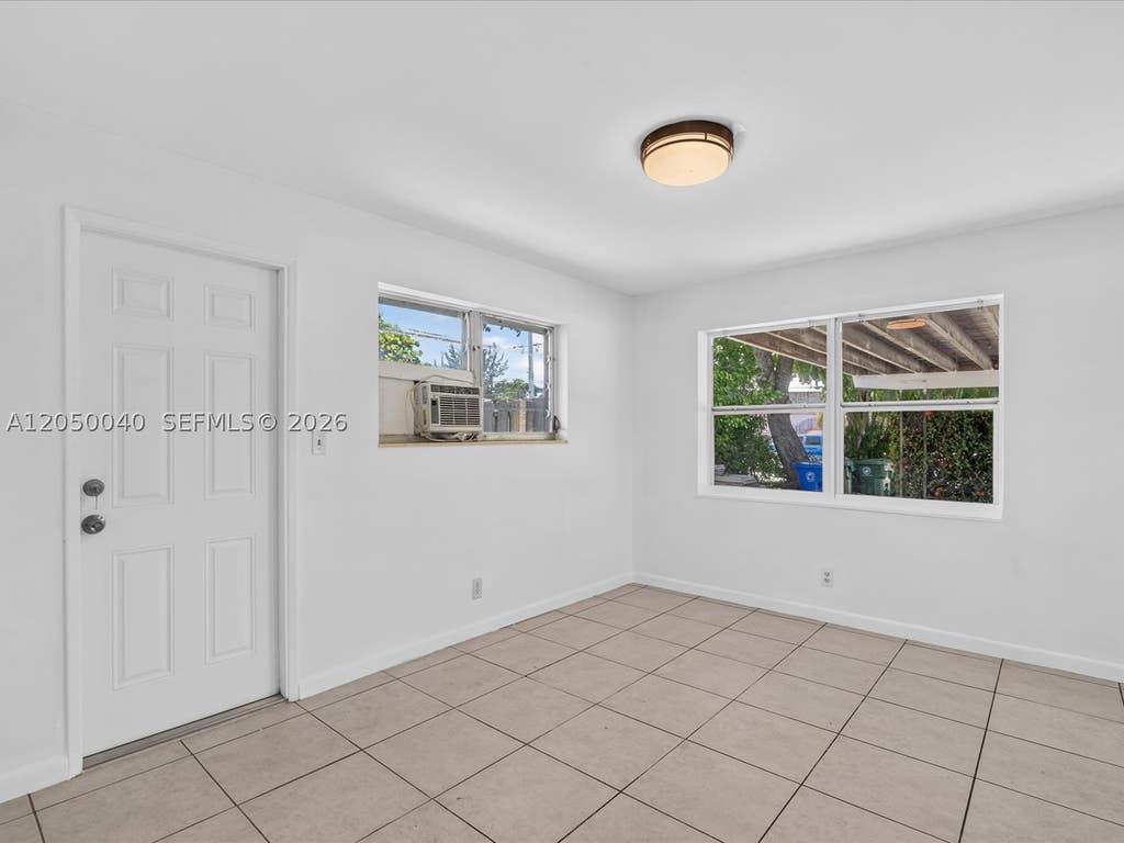 Photo of 2513 NE 33rd Ave #1-2, Fort Lauderdale, FL 33305 (MLS # A12050040)