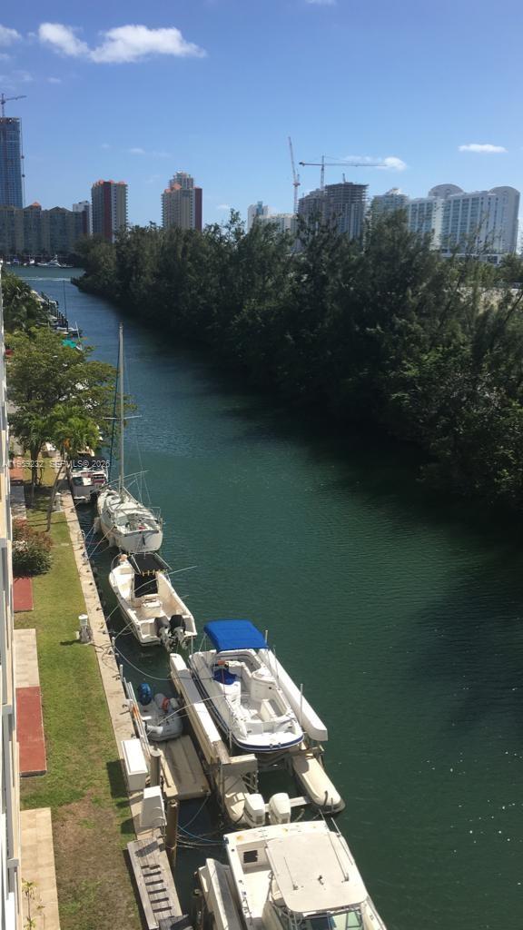 EASTERN SHORES WHITE HOUS - Residential