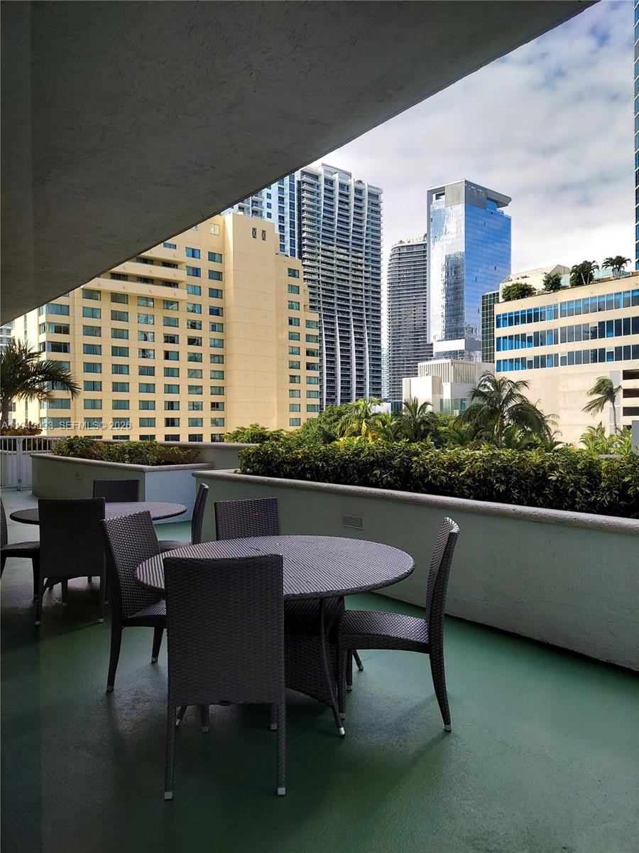 THE CLUB AT BRICKELL BAY - Residential