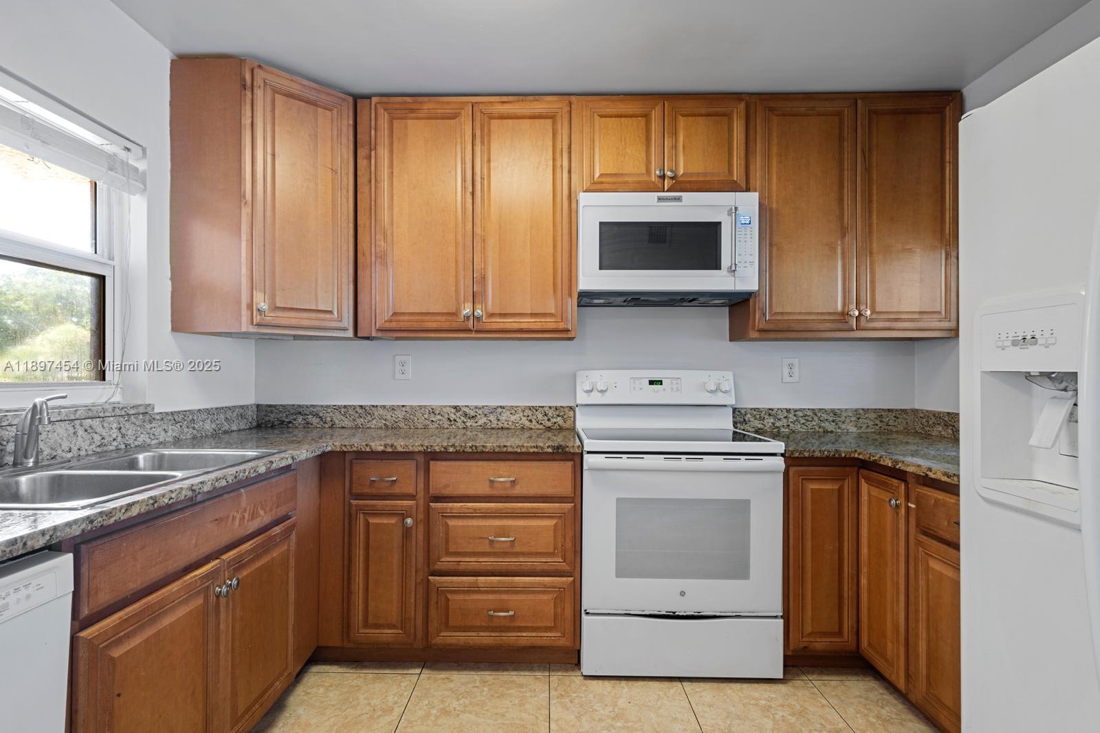 EVERGREEN SIX OF PINE ISL - Residential Lease