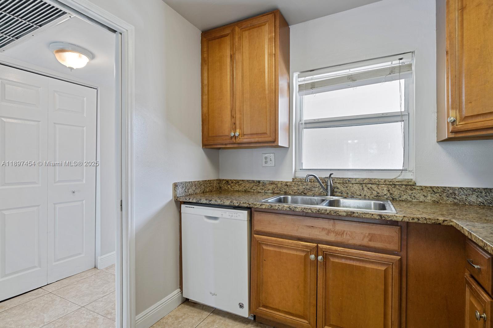 EVERGREEN SIX OF PINE ISL - Residential Lease