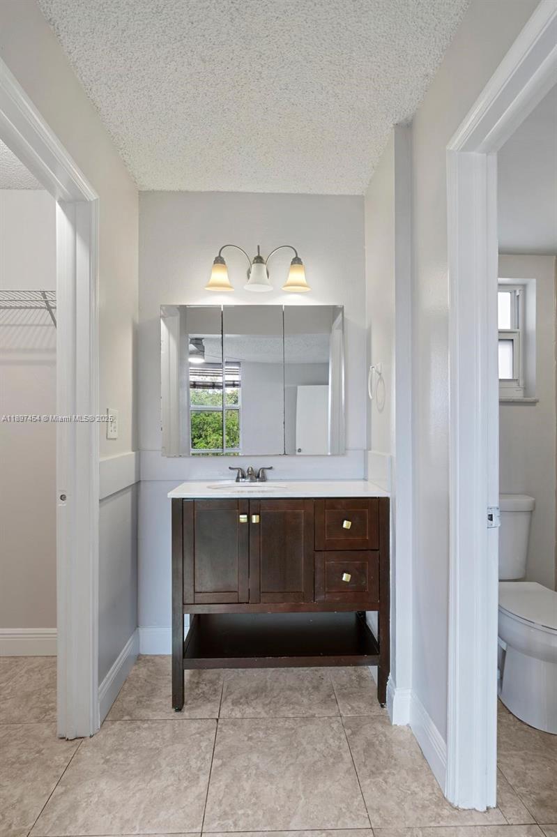 EVERGREEN SIX OF PINE ISL - Residential Lease