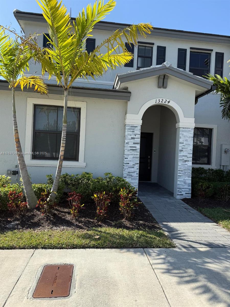 Rental Property at 13224 Sw 286th St 13224, Homestead, Miami-Dade County, Florida - Bedrooms: 3 
Bathrooms: 3  - $2,600 MO.