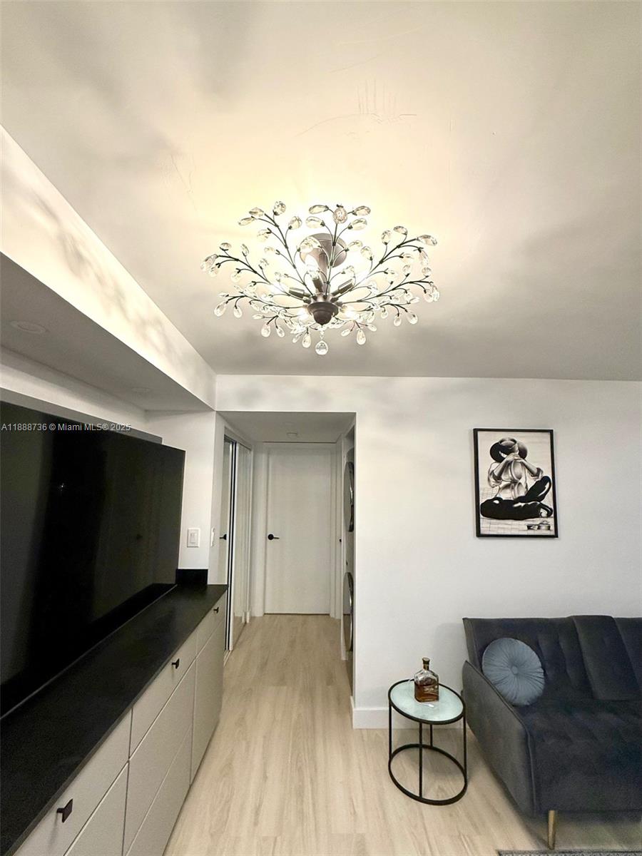 PRESIDENTIAL CORNERS COND - Residential